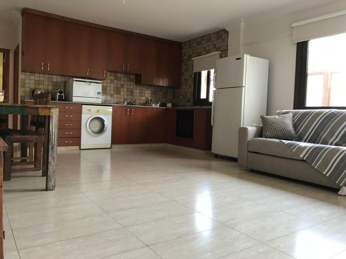 Mystra Place Никозия Екстериор снимка